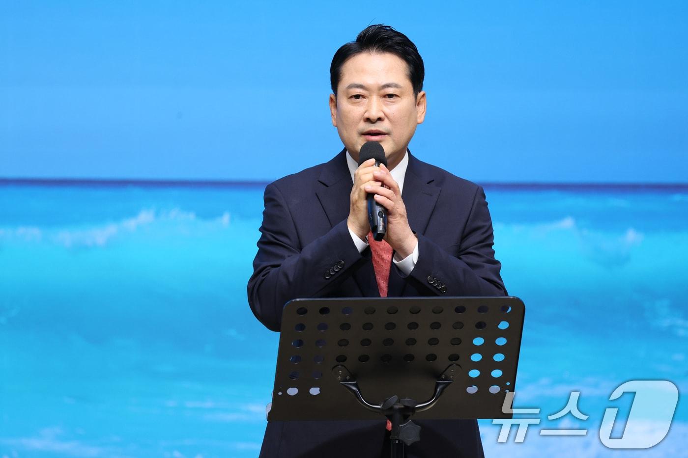 장동혁 국민의힘 대표가 14일 최근 구속된 손현보 목사가 담임 목사로 있는 부산 강서구 세계로교회 예배에 참석해 발언하고 있다. &#40;국민의힘 제공. 재판매 및 DB 금지&#41; 2025.9.14/뉴스1