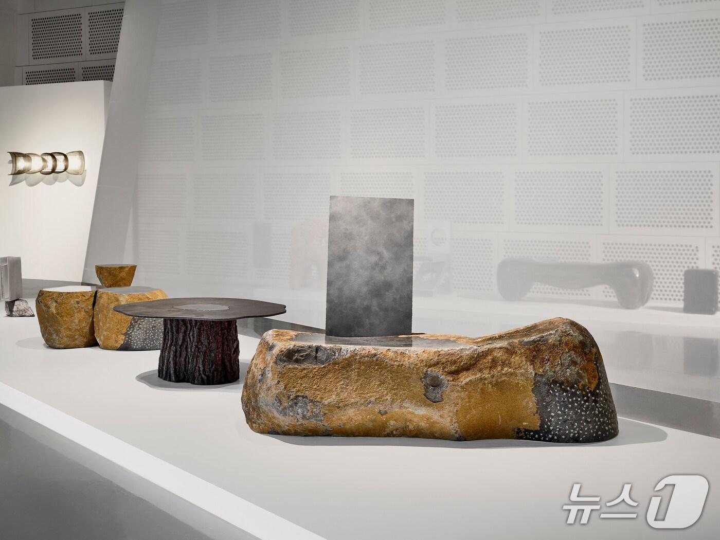 본문 이미지 -  프랑스 파리를 기반으로 활동하는 박원민 디자이너 겸 작가&#40;43&#41;가 동대문디자인플라자&#40;DDP&#41;에서 선보인 신작 4점&#40;박 작가 제공&#41;