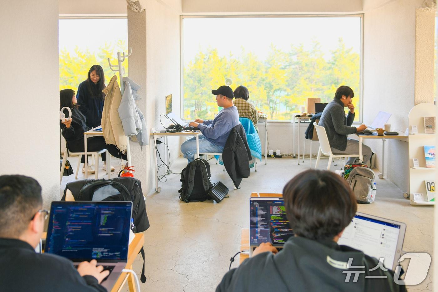 속초시 워케이션.&#40;속초시 제공, 재판매 및 DB 금지&#41; 2025.9.14/뉴스1