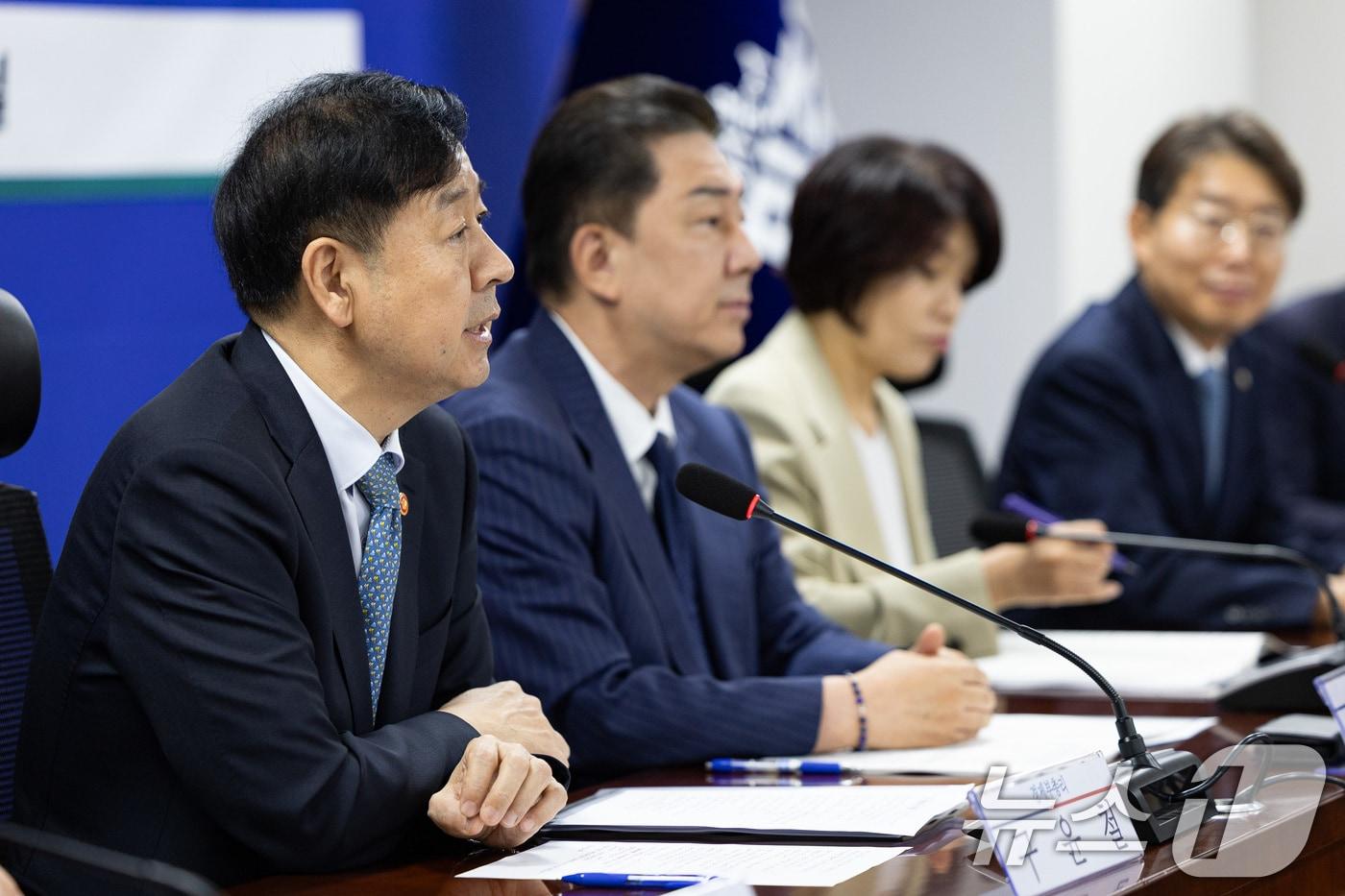 구윤철 부총리 겸 기획재정부 장관이 15일 서울 여의도 국회 의원회관에서 열린 추석 민생안정대책 당정협의에서 모두 발언을 하고 있다. 2025.9.15/뉴스1 ⓒ News1 유승관 기자