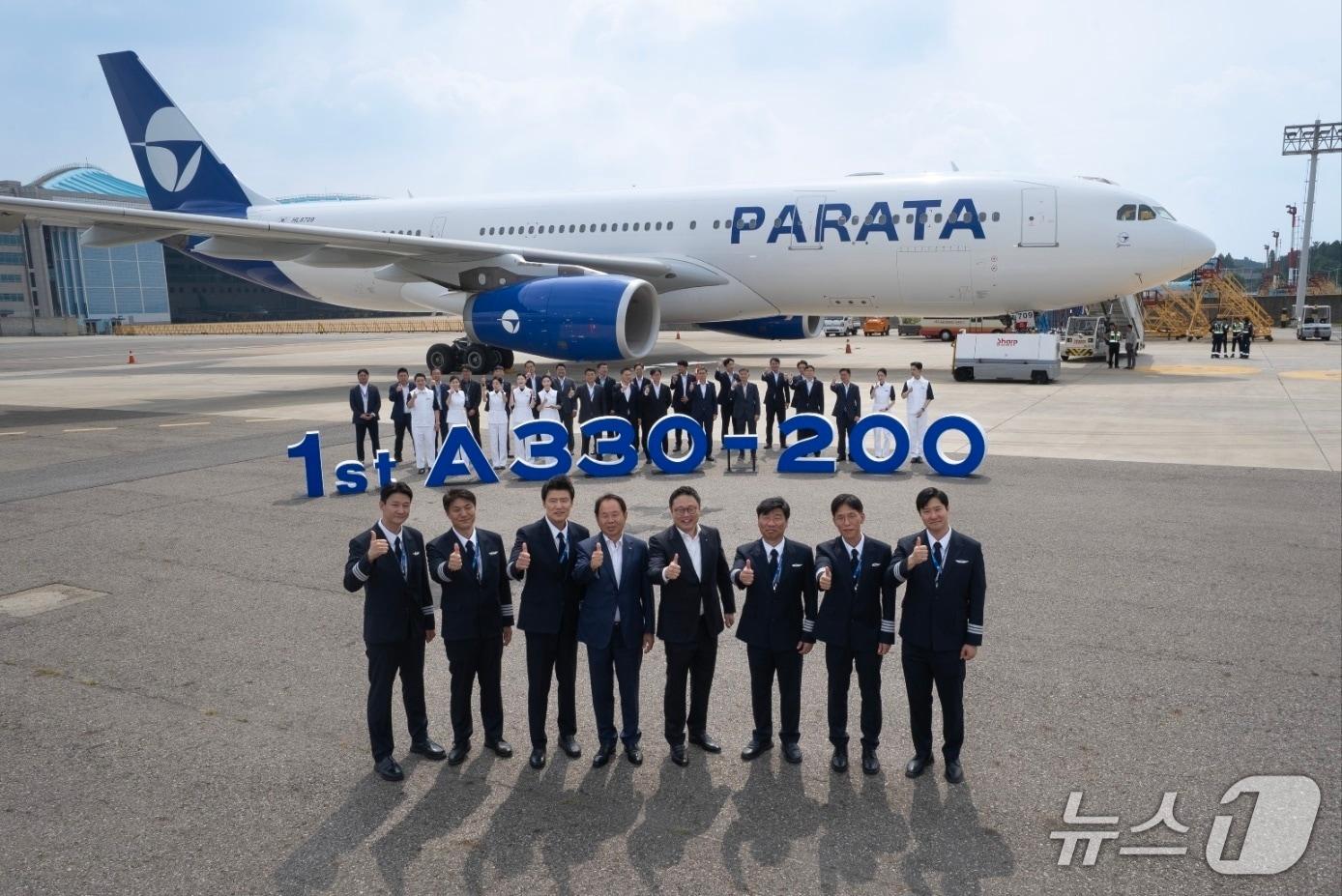 본문 이미지 - 파라타항공이 지난 7월 31일 김포국제공항을 통해 들여온 1호기 A330-200의 모습&#40;파라타항공 제공&#41;. 20225.07.31.