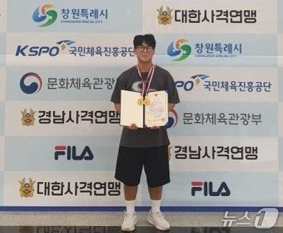 본문 이미지 -  단양고등학교 사격부 이민규.(단양고 제공. 재판매 및 DB금지)/뉴스1 