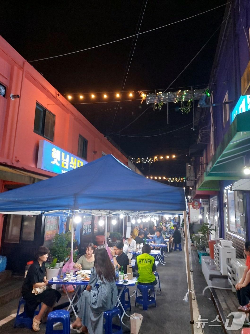 본문 이미지 -  충주 옹달샘시장 야장.(상인회 제공. 재판매 및 DB금지)/뉴스1