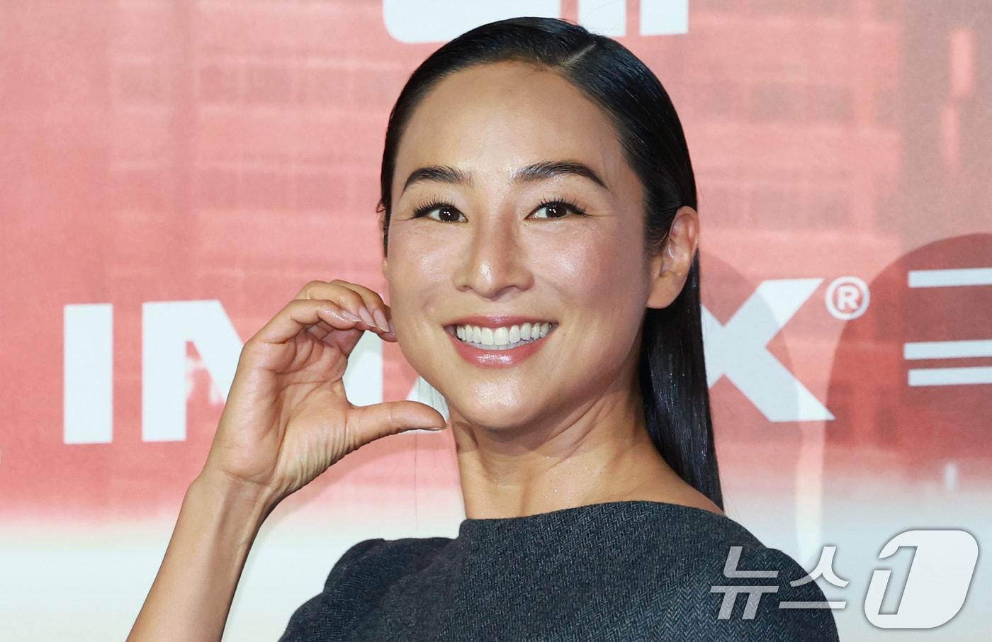 배우 그레타 리가 15일 오전 서울 용산구 CGV용산아이파크몰에서 열린 영화 &#39;트론: 아레스&#39;&#40;감독 요아킴 뢰닝&#41; 내한 기자간담회에 참석해 미소를 짓고 있다. &#39;트론: 아레스&#39;는 가상 세계에서 현실 세계로 넘어온 고도 지능 AI 병기 아레스의 등장으로 시작되는 통제 불가의 위기를 그린 압도적 비주얼 액션 블록버스터다. 2025.9.15/뉴스1 ⓒ News1 권현진 기자