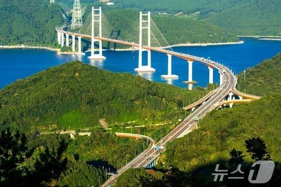 본문 이미지 - 마창대교 전경/뉴스1 DB