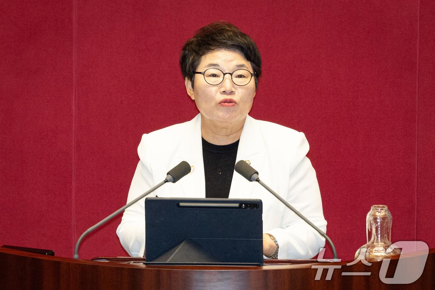 임이자 국민의힘 의원이 15일 서울 여의도 국회에서 열린 제429회 국회(정기회) 제5차 본회의에서 정치에 관한 대정부 질문을 하고 있다. 2025.9.15/뉴스1 ⓒ News1 유승관 기자