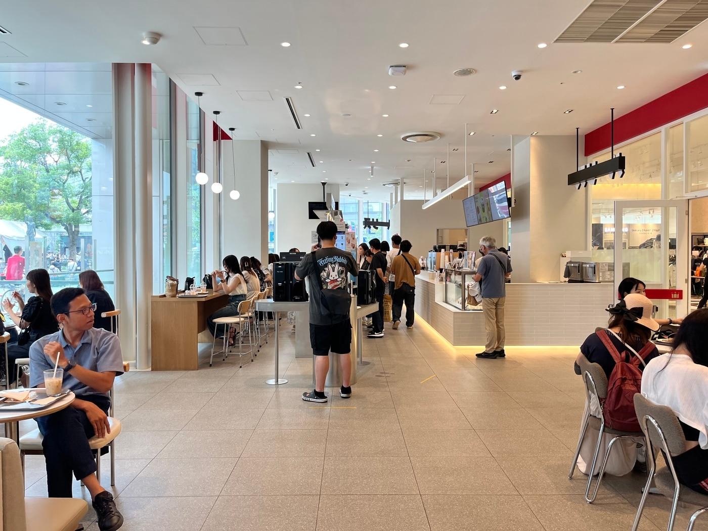 본문 이미지 - 오사카 난카이 난바 마루이 백화점 1층에 위치한 할리스 커피. ⓒ News1 배지윤 기자