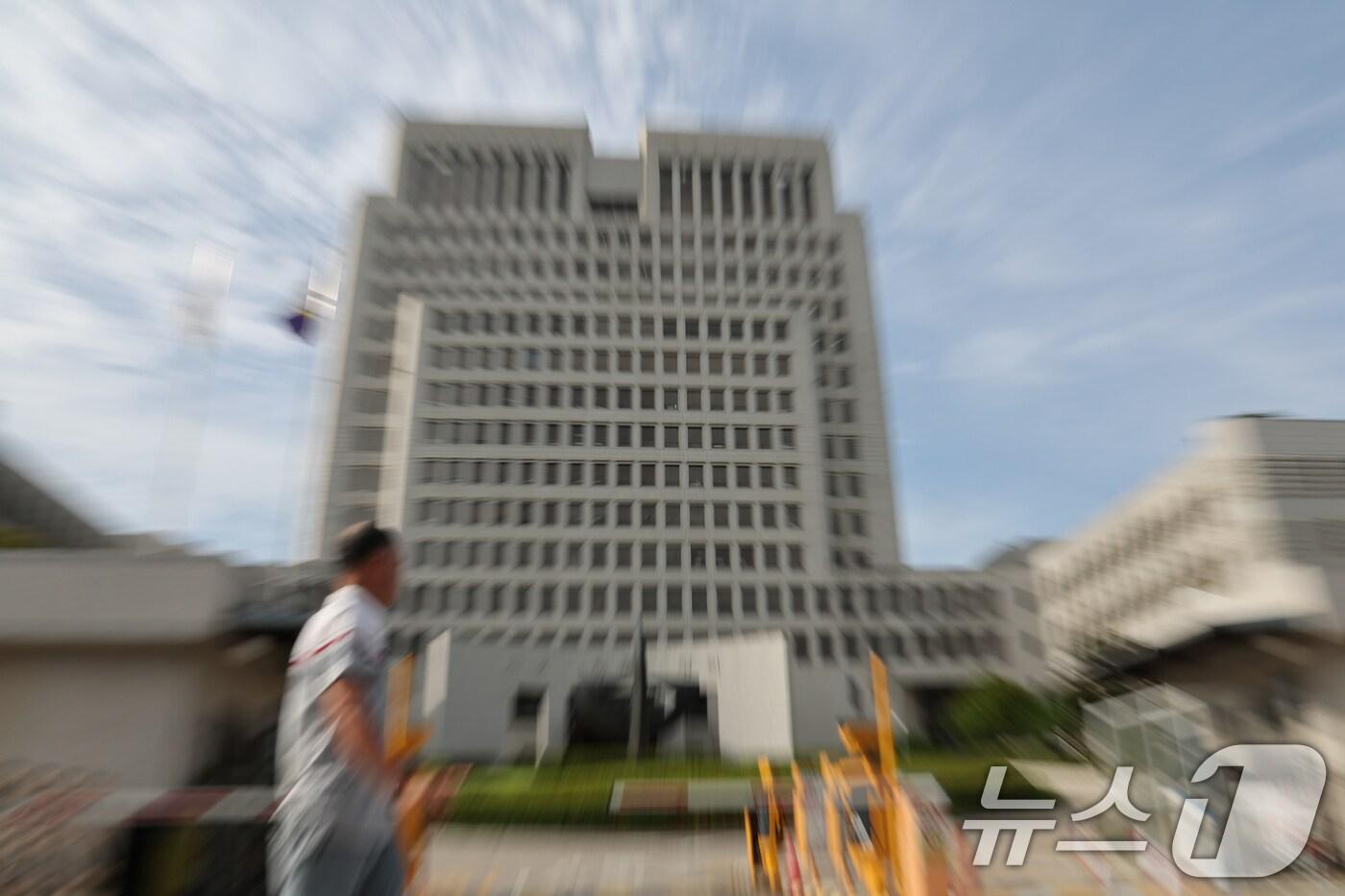 15일 서울 서초구 대법원 청사의 모습. 더불어민주당은 이날 내란전담재판부 설치의 필요성을 거듭 강조하면서 민주당이 추진하는 사법개혁에 우려를 표한 조희대 대법원장에 대한 사퇴를 압박하고 있다. 2025.9.15/뉴스1 ⓒ News1 장수영 기자