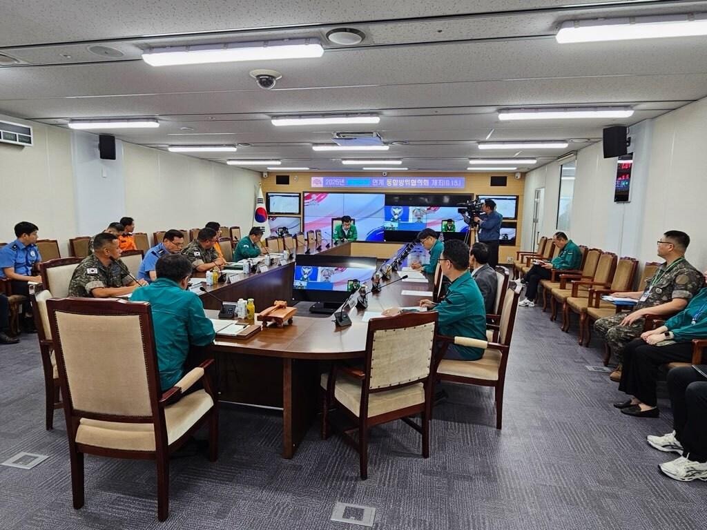 본문 이미지 - 민·관·군·경·소방 통합방위협의회 영상회의 진행 모습.(충남도 제공. 재판매 및 DB금지)/뉴스1