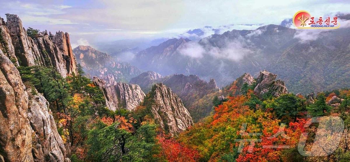 본문 이미지 - (평양 노동신문=뉴스1) = 북한 노동당 기관지 노동신문은 16일 '세계문화 및 자연유산 금강산' 연재기사에서 "금강산은 폭넓은 서식지와 생물다양성을 제공해주며 세계생물구계상으로도 중요한 위치에 놓여있어 이미 2018년에 세계생물권보호구로 등록됐다"라고 소개했다. [국내에서만 사용가능. 재배포 금지. DB 금지. For Use Only in the Republic of Korea. Redistribution Prohibited] rodongphoto@news1.kr