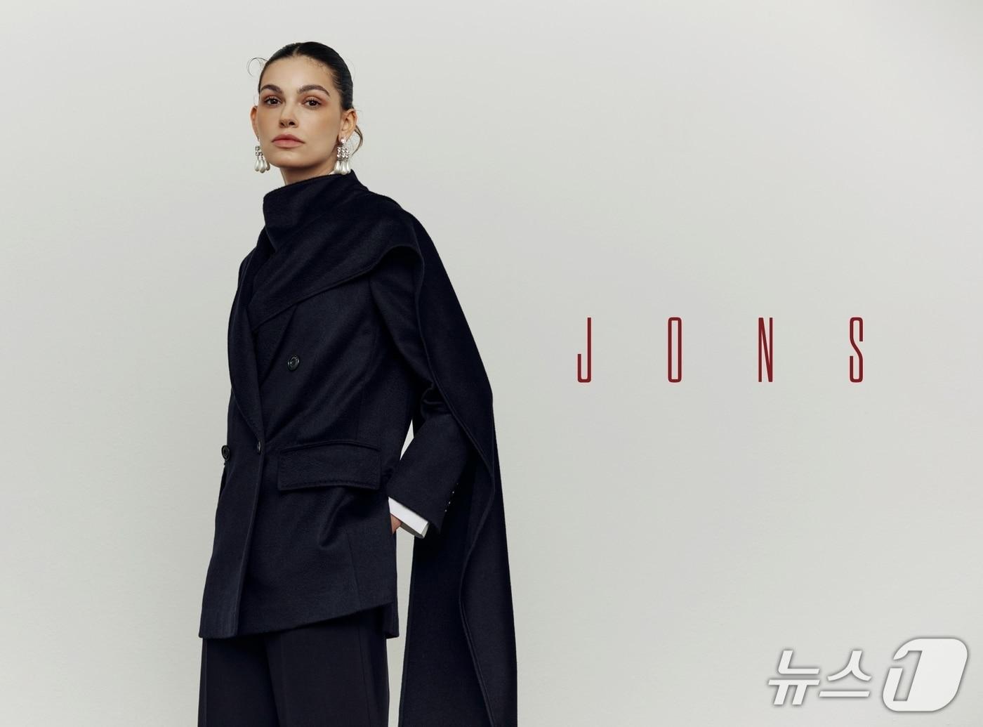 본문 이미지 - 글로벌세아그룹 계열사인 S&A의 존스가 'UNDONE BREEZE'라는 테마의 FW25 캠페인을 공개했다. (글로벌세아그룹 제공)