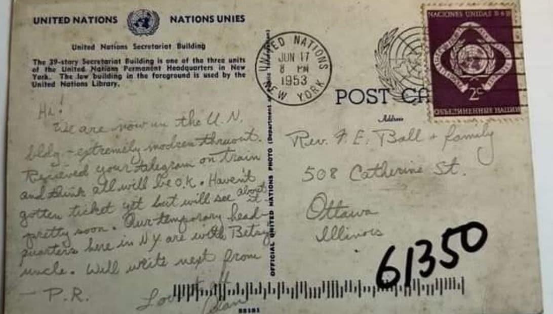 본문 이미지 - 앨런 볼이 1953년 뉴욕 유엔 본부에서 보낸 엽서가 72년 만에 반송됐다고 뉴욕타임스가 14일&#40;현지시간&#41; 보도했다. &lt;소셜미디어 엑스 사용자 @haapinesisfree 캡쳐