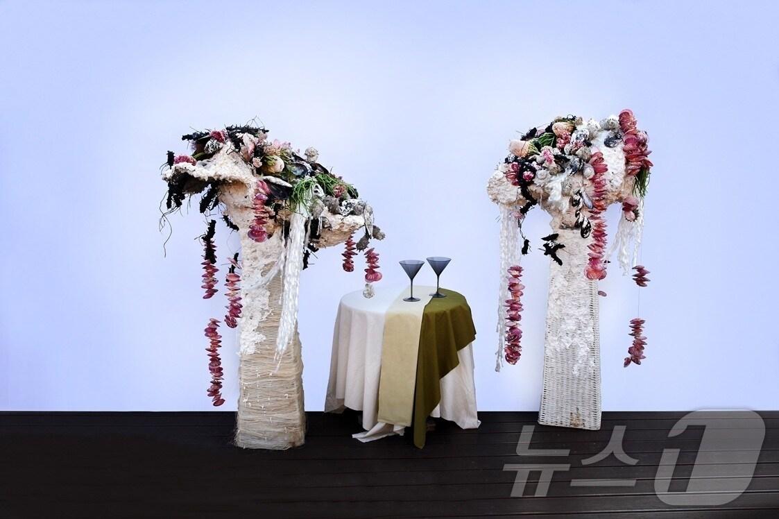 본문 이미지 - 방식 예술원 꽃장식 전시작품 &#40;신안군 제공. 재판매 및 DB금지&#41; /뉴스1 