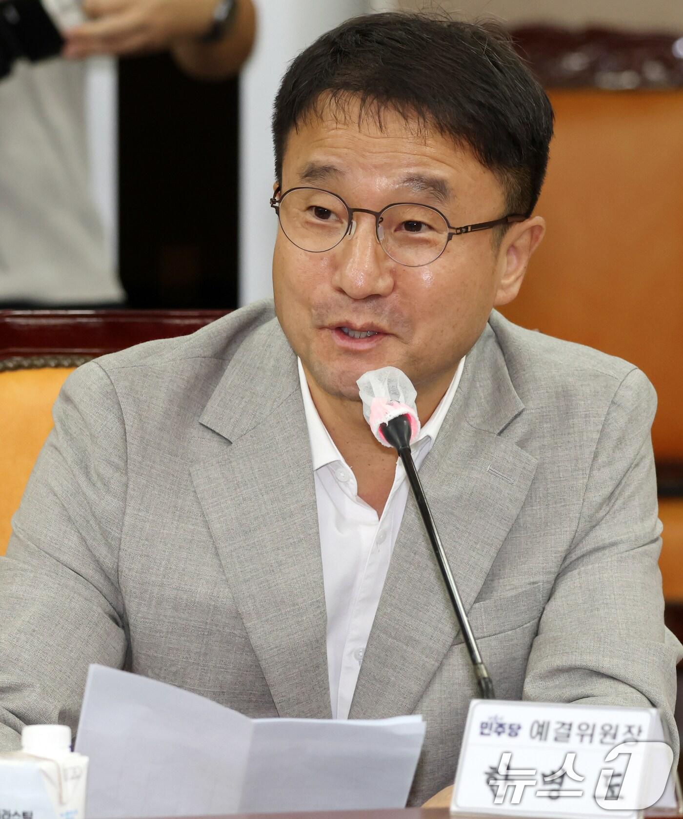 본문 이미지 - 한병도 더불어민주당 예결위원장이 16일 전북 전주시 전북특별자치도청에서 열린 &#39;더불어민주당-전북특별자치도 예산정책협의회&#39;에 참석해 인사말을 하고 있다. 2025.9.16/뉴스1 ⓒ News1 유경석 기자