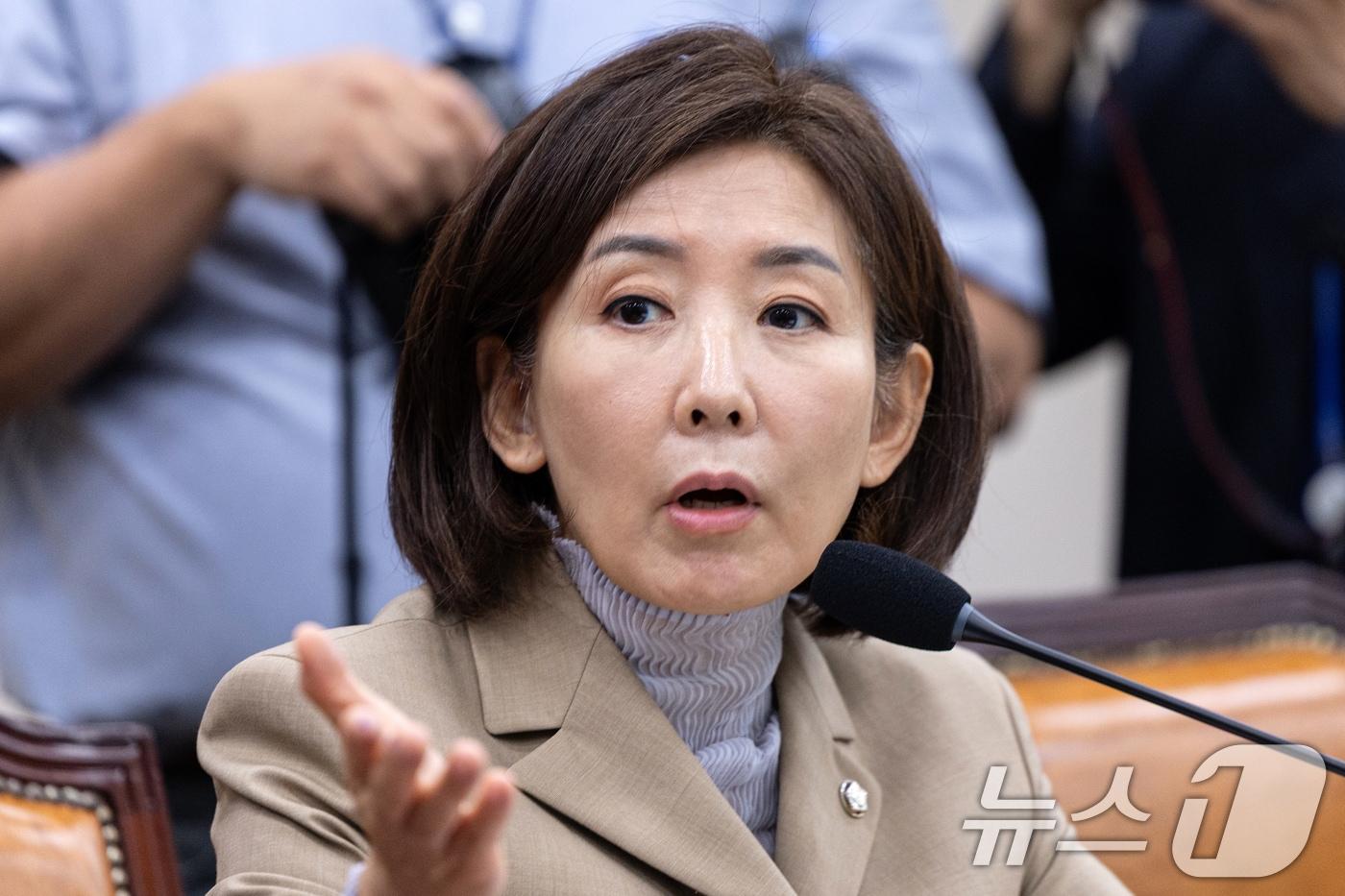 지난 16일 서울 여의도 국회에서 열린 제429회국회(정기회) 법제사법위원회 제4차 전체회의에서 나경원 국민의힘 의원이 의사진행에 관해 항의하고 있다. 2025.9.16/뉴스1 ⓒ News1 이승배 기자