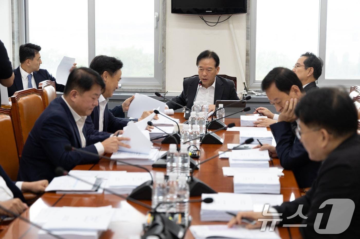 정태호 국회 경제재정소위원장이 16일 서울 여의도 국회에서 열린 제429회 국회(정기회) 기획재정위원회 제2차 경제재정소위원회를 주재하고 있다. 2025.9.16/뉴스1 ⓒ News1 이승배 기자