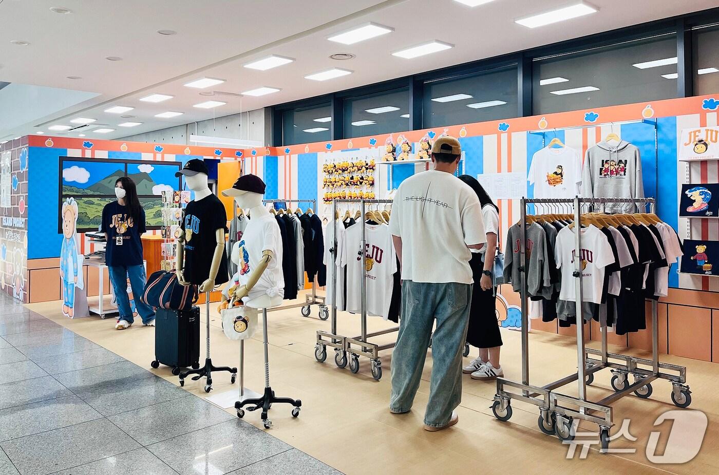 제주국제공항 렌터카하우스에 오픈한 &#39;아일랜드 프로젝트&#39; 팝업스토어.&#40;한국공항공사 제주공항 제공, 재판매 및 DB 금지&#41;