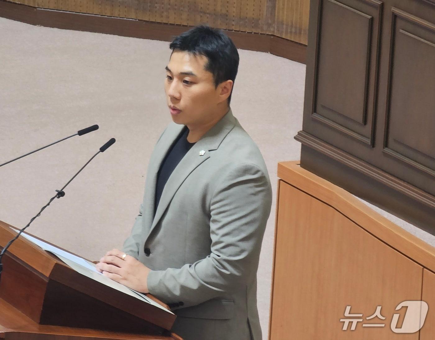 본문 이미지 - 진주시의회 임시회 본회의에서 16일 발언하는 전종현 진주시의원. 2025.9.16/뉴스1 한송학기자