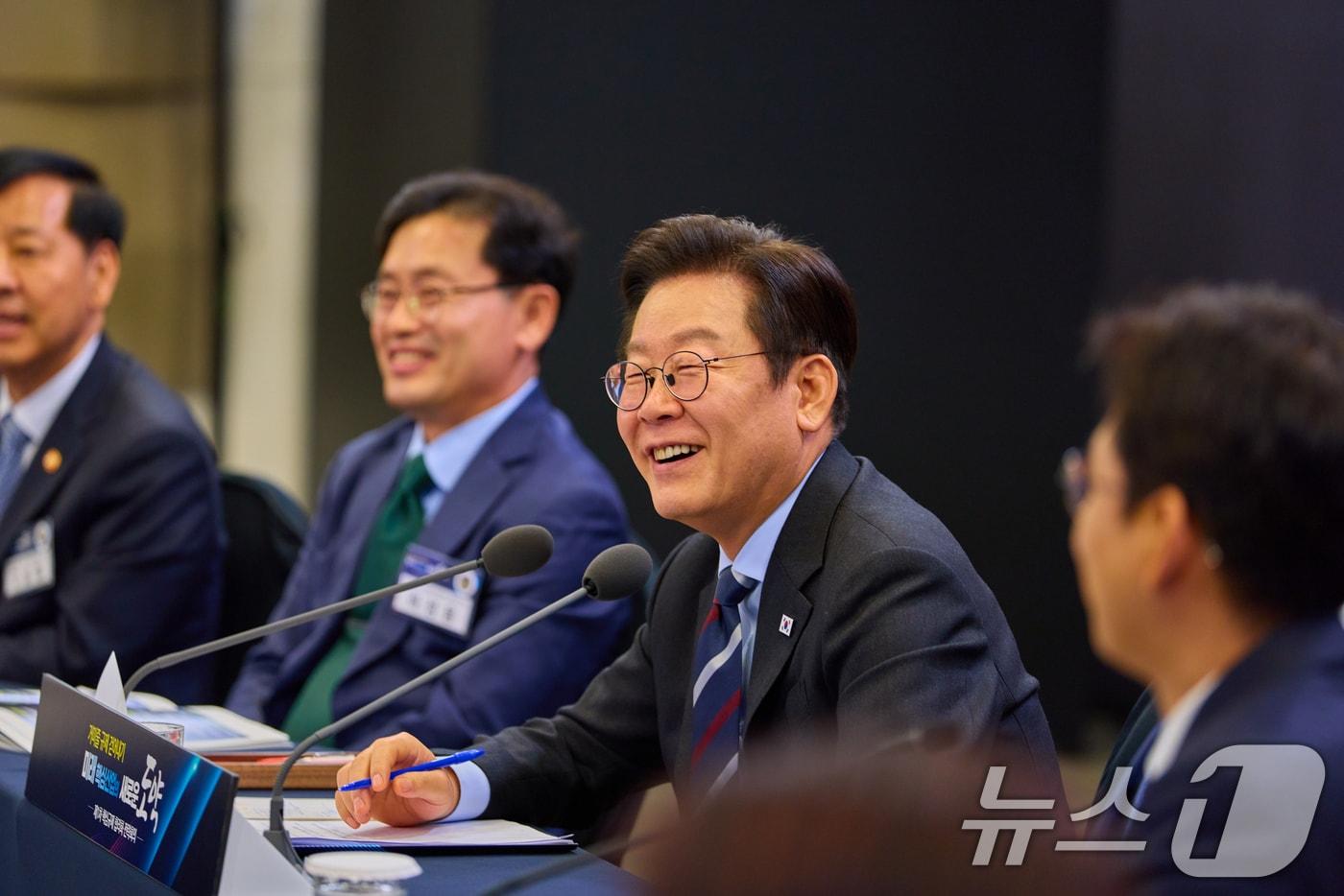 이재명 대통령이 지난 15일 서울 성북구 한국과학기술연구원&#40;KIST&#41;에서 열린 제1차 핵심규제 합리화 전략회의에서 발언을 하고 있다. &#40;이재명 대통령 SNS. 재판매 및 DB 금지&#41; 2025.9.16/뉴스1 ⓒ News1 허경 기자