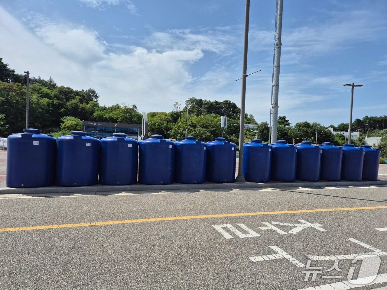 본문 이미지 - 강원 강릉 사회복지시설 46곳에 물탱크 긴급 배치.(강릉시 제공, 재판매 및 DB 금지) 2025.9.16/뉴스1