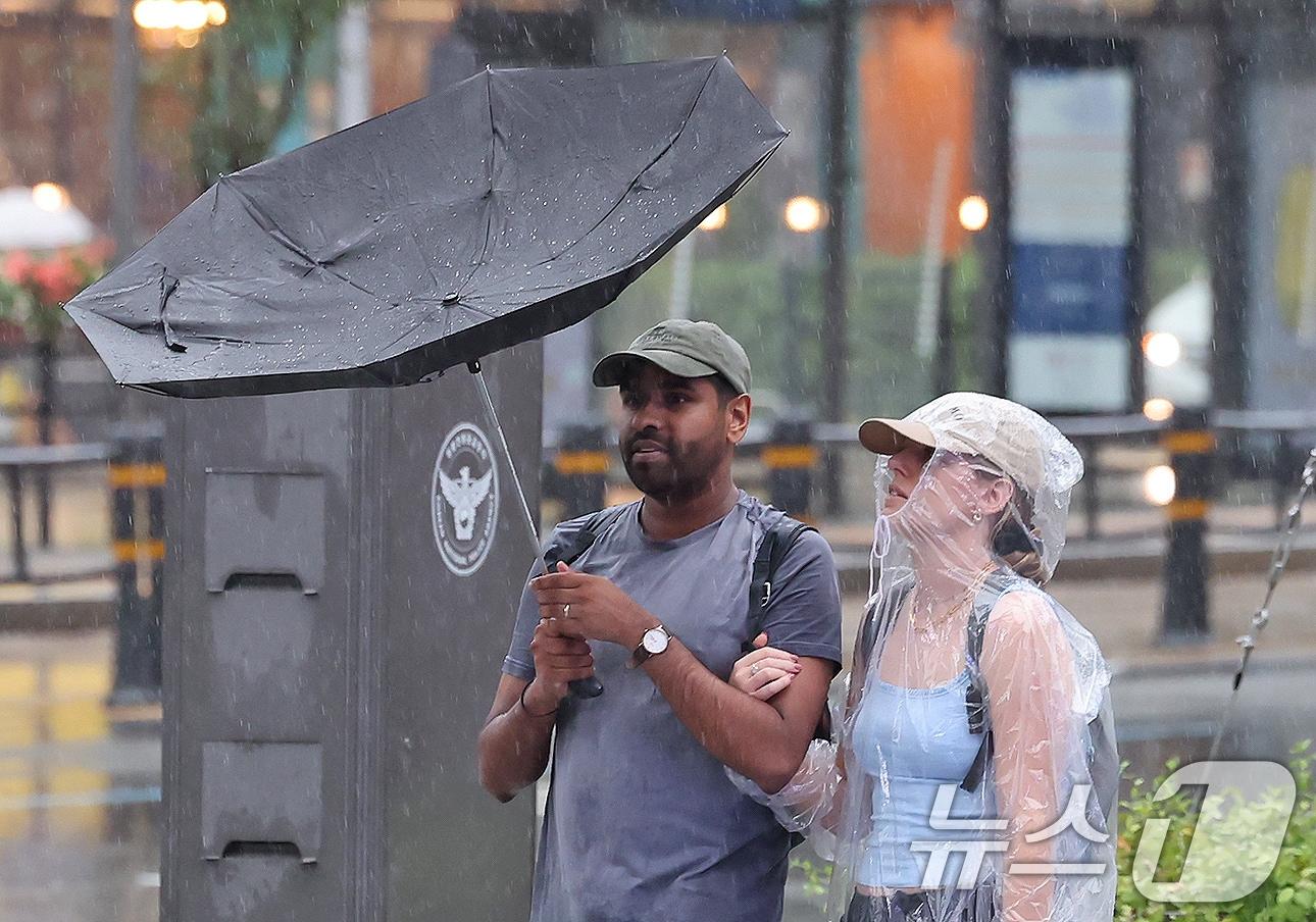 본문 이미지 - 비. &lt;자료사진&gt; 2025.9.16/뉴스1 ⓒ News1 장수영 기자