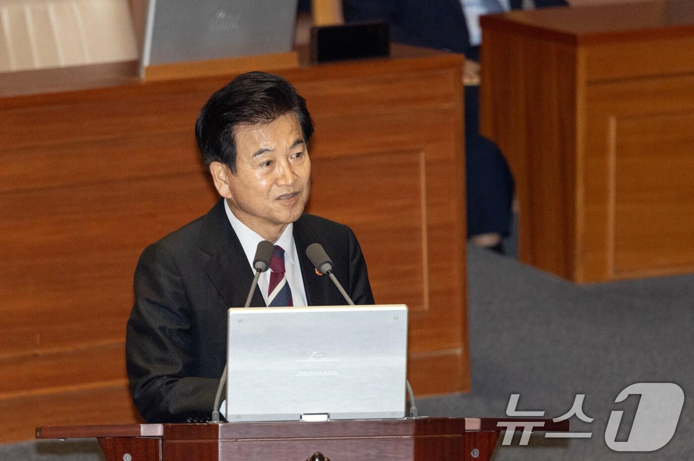 정동영 통일부 장관이 16일 서울 여의도 국회에서 열린 제429회국회&#40;정기회&#41; 제6차 본회의에서 질문에 답변하고 있다. 2025.9.16/뉴스1 ⓒ News1 이승배 기자