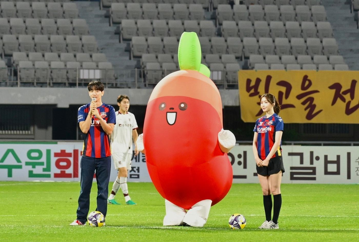 제8회 생명나눔 주간을 맞아 한국프로축구연맹이 전주와 수원에서 캠페인을 진행했다. (한국프로축구연맹 제공)