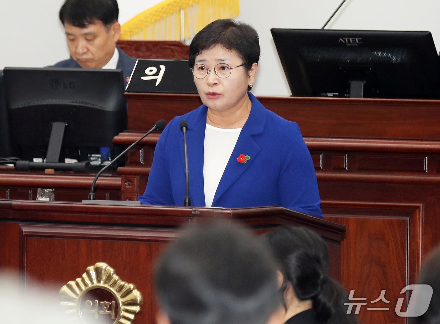 본문 이미지 - 강성의 제주특별자치도의회 의원(더불어민주당·제주시 화북동)이 16일 오후 제442회 도의회 임시회 제2차 본회의에서 5분 발언을 하고 있다.(제주특별자치도의회 제공, 재판매 및 DB 금지)