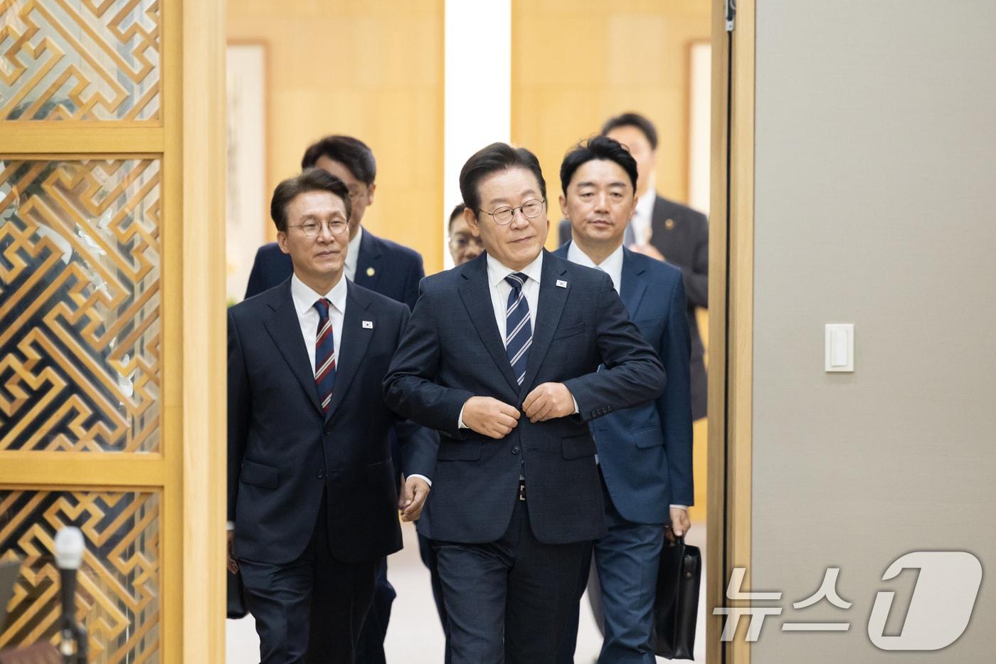 이재명 대통령이 16일 세종시 정부세종청사에서 열린 제42회 국무회의에 참석하고 있다. &#40;대통령실 제공. 재판매 및 DB 금지&#41; 2025.9.16/뉴스1 ⓒ News1 허경 기자