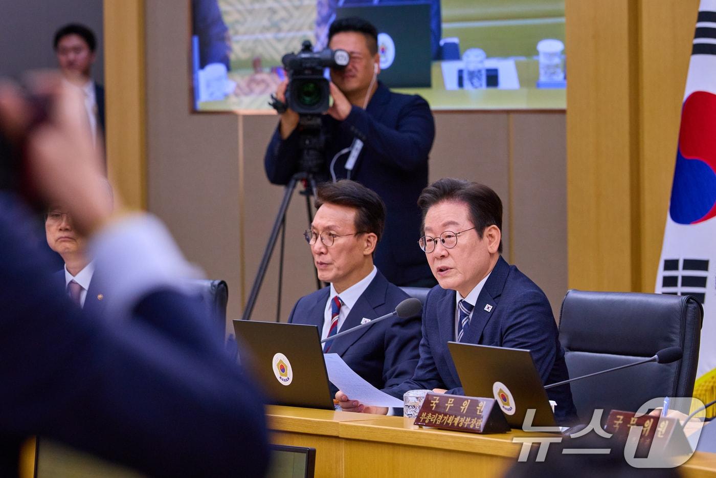 이재명 대통령이 16일 세종시 정부세종청사에서 열린 제42회 국무회의에서 발언하고 있다. &#40;대통령실 제공. 재판매 및 DB 금지&#41; 2025.9.16/뉴스1 ⓒ News1 허경 기자