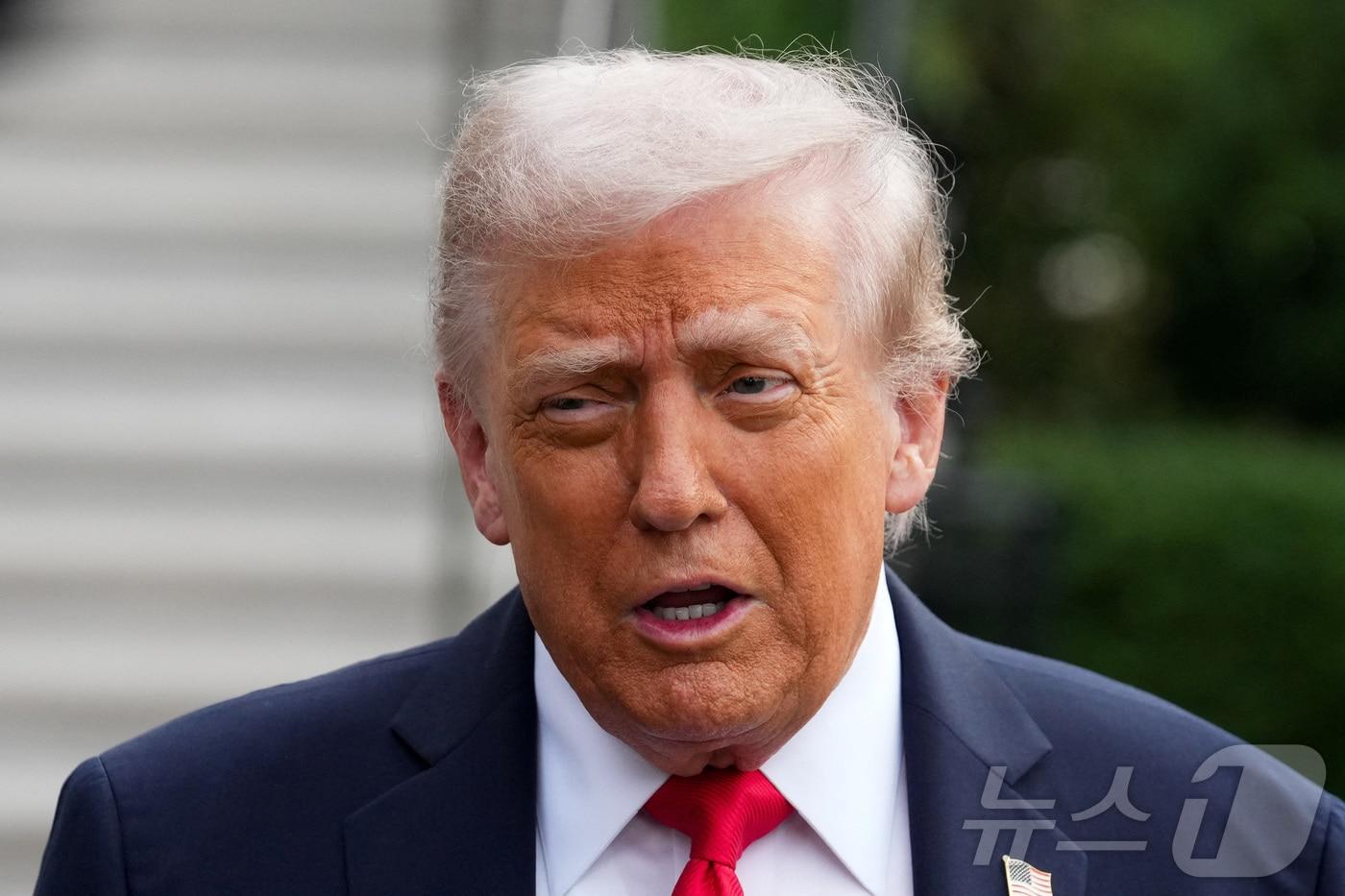 도널드 트럼프 미국 대통령이 16일&#40;현지시간&#41; 워싱턴DC 백악관에서 영국 국빈 방문길에 오르기 전 기자들의 질문에 답하고 있다. 2025.09.16. ⓒ 로이터=뉴스1 ⓒ News1 류정민 특파원