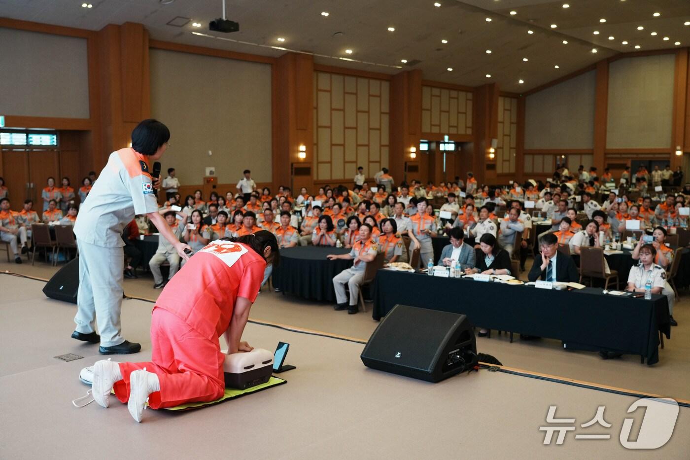 2025년 전국 의용소방대 강의경연대회에서 의용소방대가 발표하고 있다.(소방청 제공)