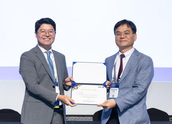 본문 이미지 - 세종충남대병원 심장내과 박재형 교수&#40;오른쪽&#41;. &#40;세종충남대병원 제공. 재판매 및 DB금지&#41;