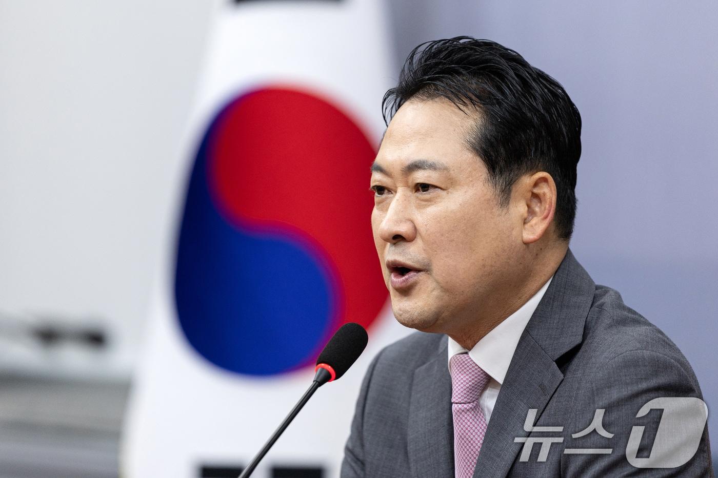 장동혁 국민의힘 대표가 17일 서울 여의도 국회에서 현안 및 장외투쟁 관련 입장을 밝히고 있다. 2025.9.17/뉴스1 ⓒ News1 이승배 기자