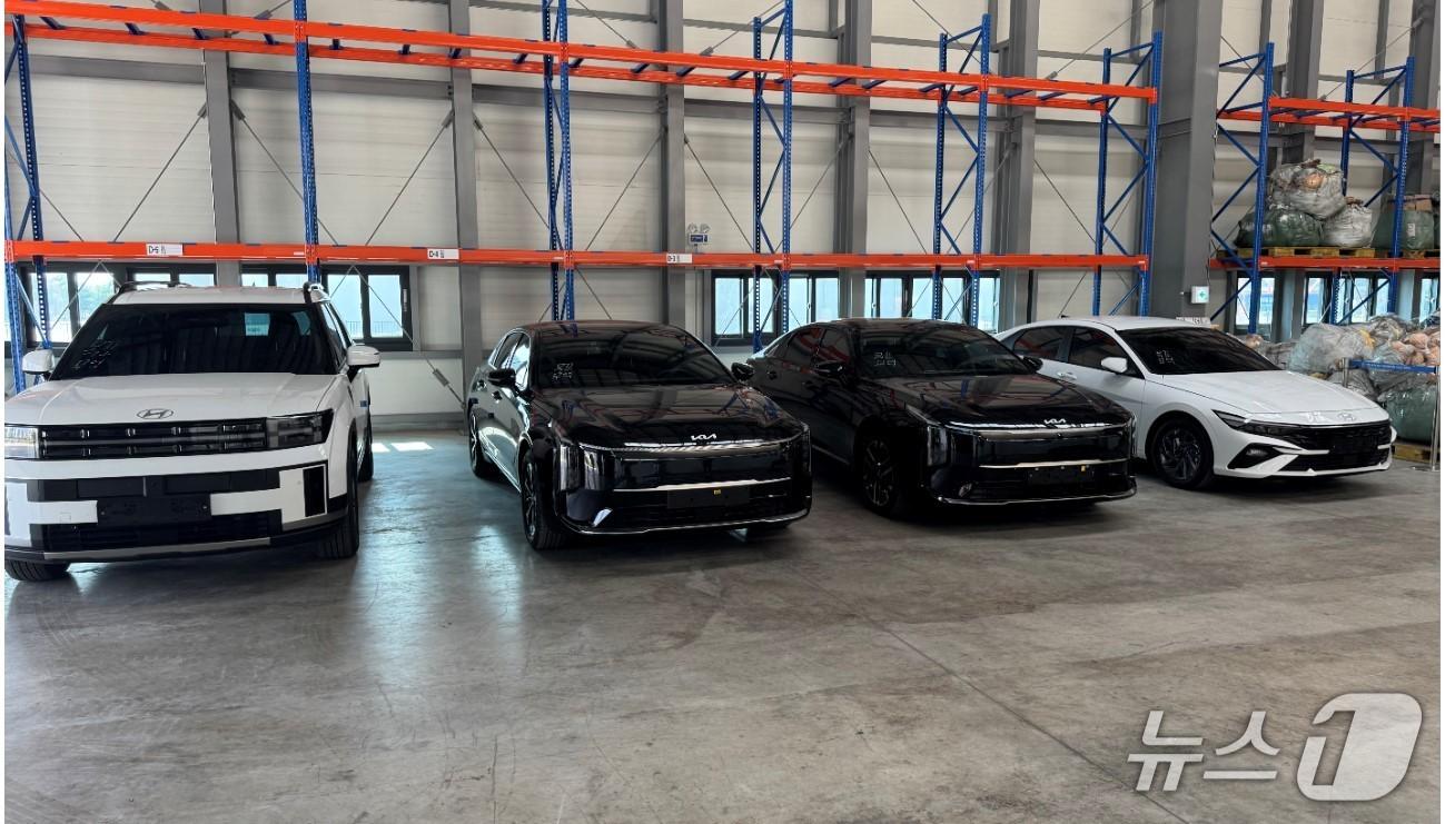 본문 이미지 - 적발된 밀수출 시도 차량(관세청 인천본부세관 제공.재판매 및 DB금지)