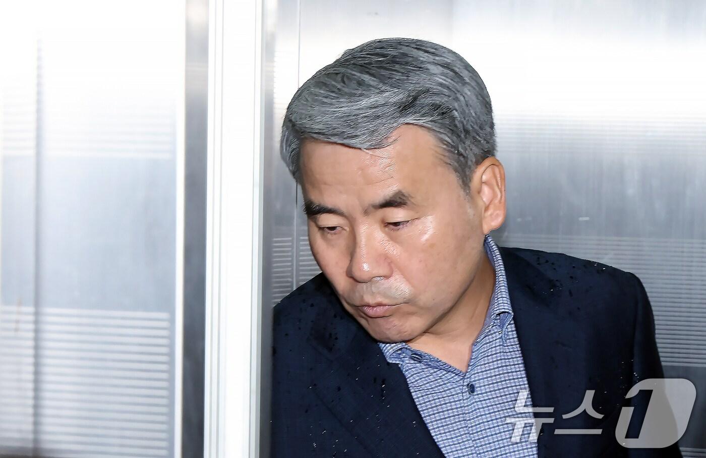 이종섭 전 국방부 장관이 17일 오전 서울 서초구 순직해병 특검(이명현 특별검사) 사무실에서 피의자 조사를 받기 위해 출석하고 있다. 2025.9.17/뉴스1 ⓒ News1 박정호 기자