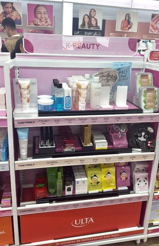 본문 이미지 - 울타뷰티 멕시코 1호점 내 토니모리 매대.(토니모리 제공)