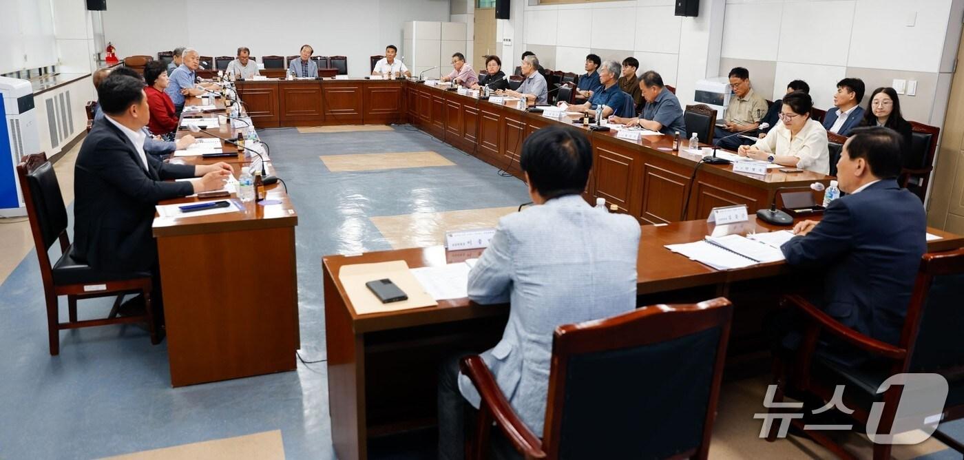 신단양 이주 40주년 기념행사 추진위원회 회의.(단양군 제공. 재판매 및 DB금지)/뉴스1 