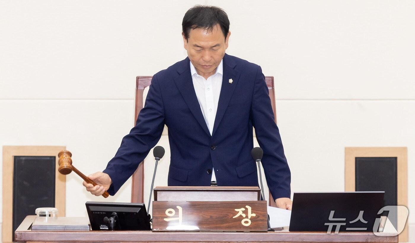 박교상 구미시의장이 17일 임시회 2차 본회의를 주재하고 있다. &#40;구미시의회 제공. 재판매 및 DB금지&#41;/뉴스1