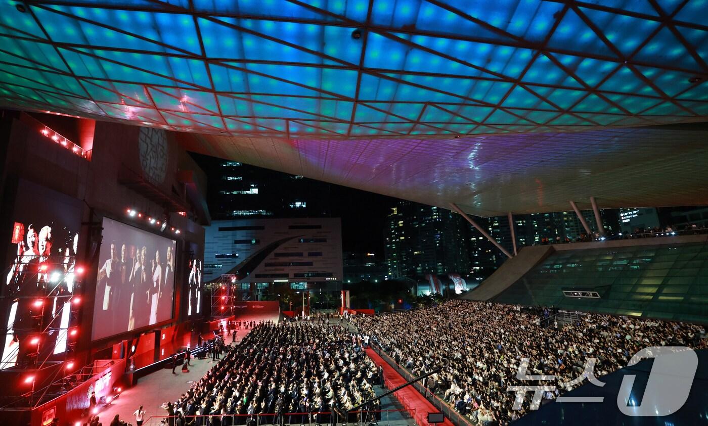 17일 오후 부산 해운대구 영화의전당에서 ‘제30회 부산국제영화제’(BIFF) 개막식이 열리고 있다. 2025.9.17/뉴스1 ⓒ News1 권현진 기자