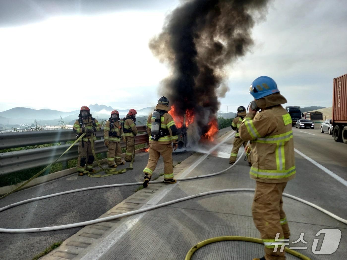 본문 이미지 -  화재 현장&#40;고양소방서 제공. 재판매 및 DB 금지&#41;/뉴스1