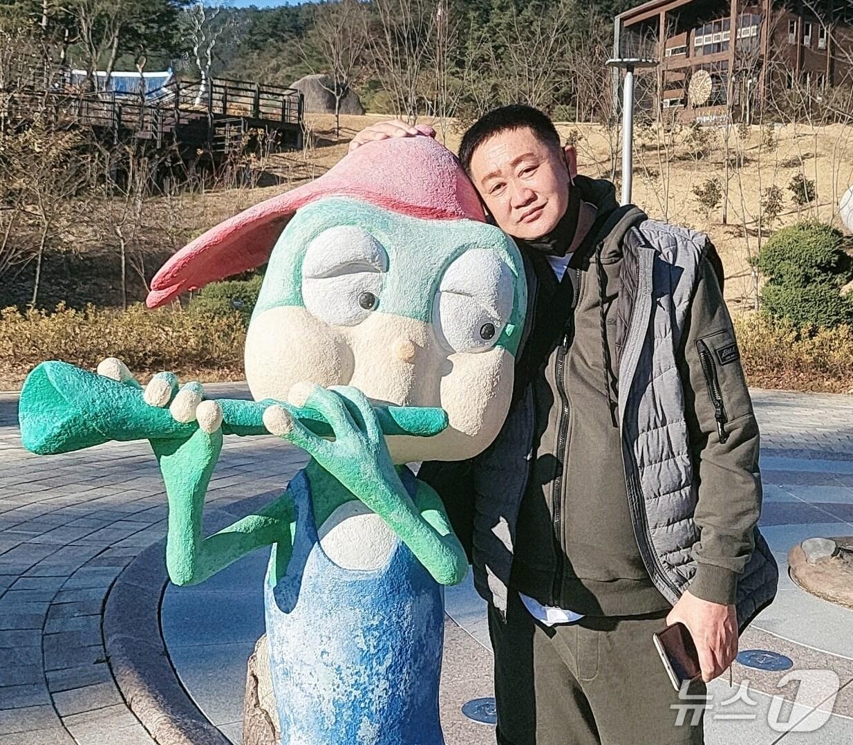 본문 이미지 - 한국장기조직기증원에 따르면 윤기명 씨(55)가 지난 7월 21일 부산대학교병원에서 심장, 폐장, 간장, 양측 신장을 총 5명에게 각각 기증하고 숨졌다. 기증자 윤기명 씨.(한국장기조직기증원 제공)