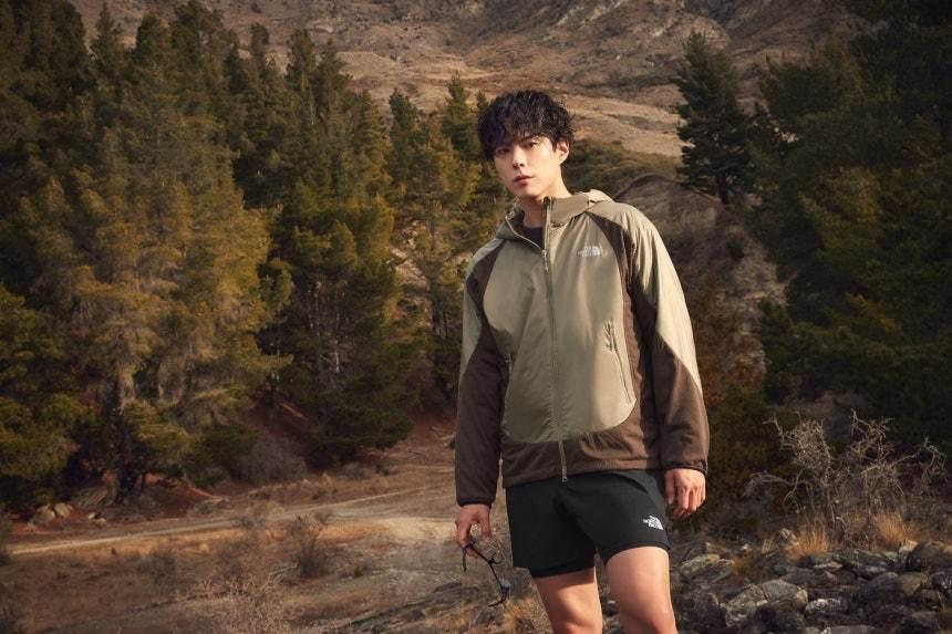 본문 이미지 - 노스페이스와 박보검이 함께한 화보.(노스페이스 제공)