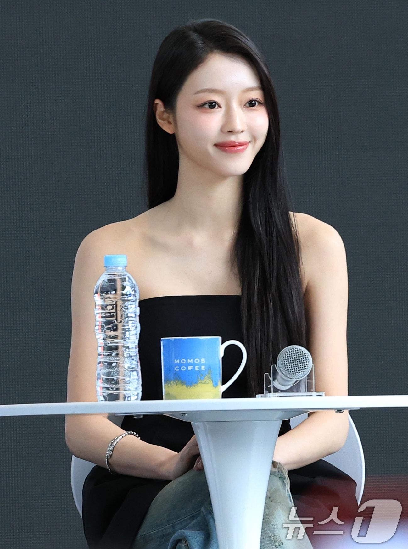 본문 이미지 - 오마이걸 유아가 18일 오전 서울 부산 해운대구 영화의 전당에서 열린 제30회 부산국제영화제(BIFF) '프로젝트 Y' 오픈 토크에 참석해 매력을 발산하고 있다. 2025.9.18/뉴스1 ⓒ News1 권현진 기자