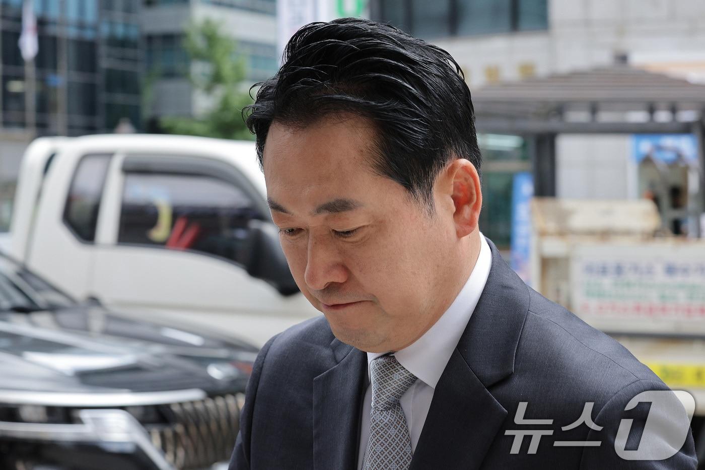 장동혁 국민의힘 대표가 18일 서울 여의도 중앙당사에서 김건희 특검팀의 국민의힘 당원명부 압수수색 시도에 당사로 들어서고 있다. 2025.9.18/뉴스1 ⓒ News1 신웅수 기자