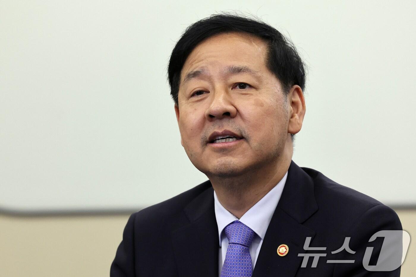 구윤철 경제부총리 겸 기획재정부 장관이 18일 오후 서울 강남구 클레온 세미나실에서 열린 '초혁신경제 릴레이 현장 간담회'에서 모두 발언을 하고 있다. 2025.9.18/뉴스1 ⓒ News1 황기선 기자