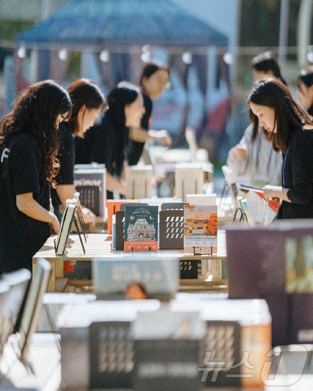 본문 이미지 - 책 읽는 ACC 야외 행사장(ACC 제공. 재판매 및 DB금지) /뉴스1 