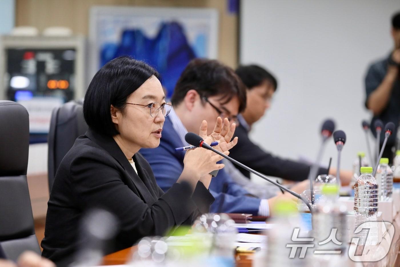 한성숙 중소벤처기업부 장관이 18일 서울 서초구 한국벤처투자에서 열린 &#39;AI·딥테크 유니콘 육성을 위한 벤처투자 정책과제 간담회&#39;에서 인사말을 하고 있다. &#40;중소벤처기업부 제공. 재판매 및 DB 금지&#41; 2025.9.18/뉴스1