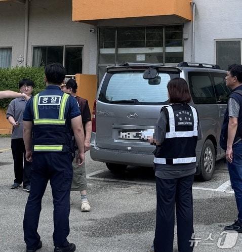 본문 이미지 - 대포차 단속 현장.&#40;춘천출입국·외국인사무소 제공. 재판매 및 DB금지&#41;/뉴스1