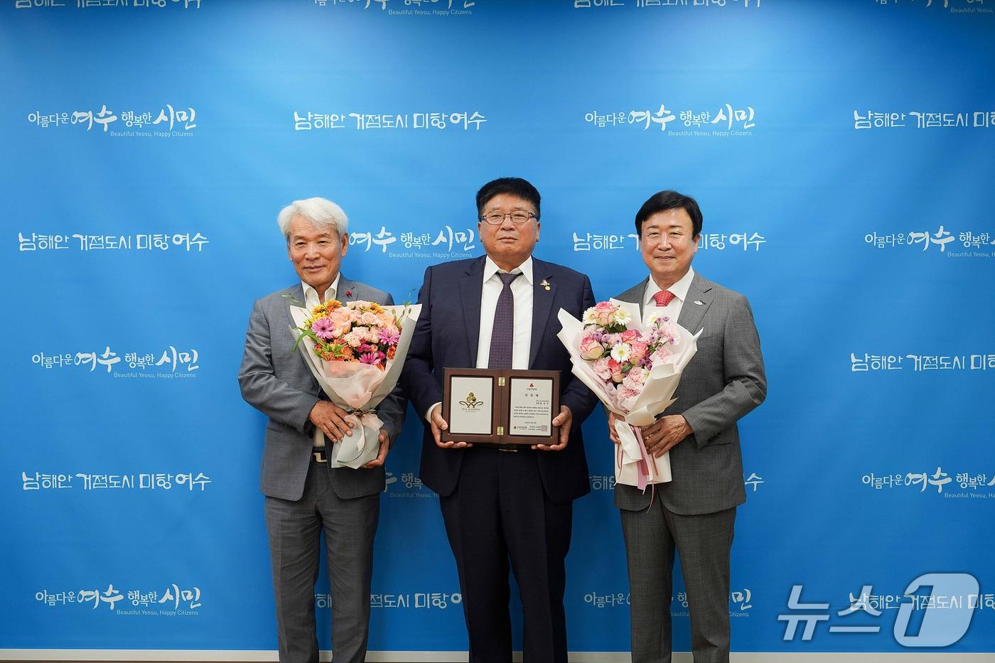 황태식 (유)대영중공업 대표이사가 아너 소사이어티 여수 24호(전남 162호) 회원에 가입했다.(여수시 제공) 